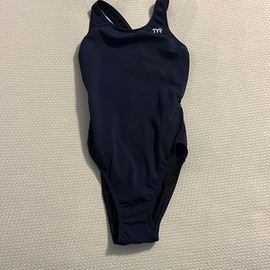 TYR women’s 32 bathing suit